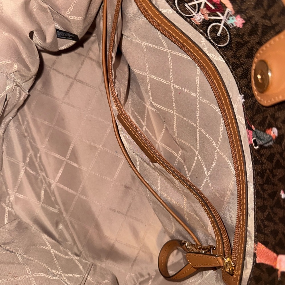 Brown Patterned Michael kors Tote Bag with Tan Straps - Picture 5 of 5